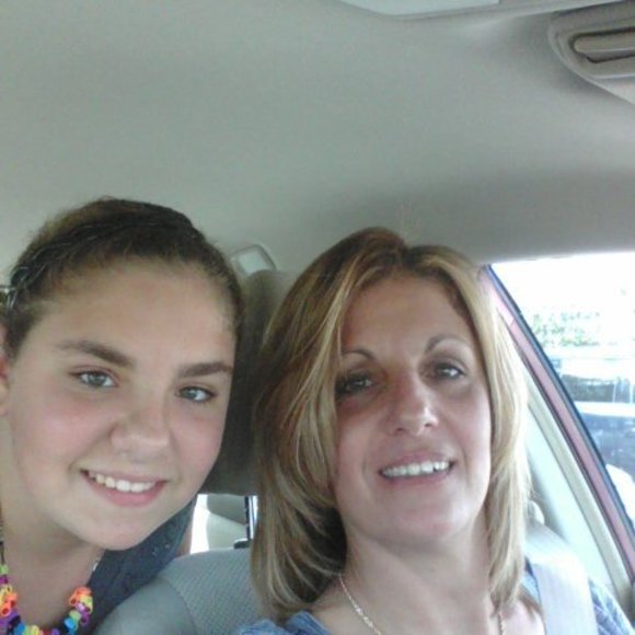 Profile Picture of Jeanette Scalise (@jeanettescalise) on Poshmark