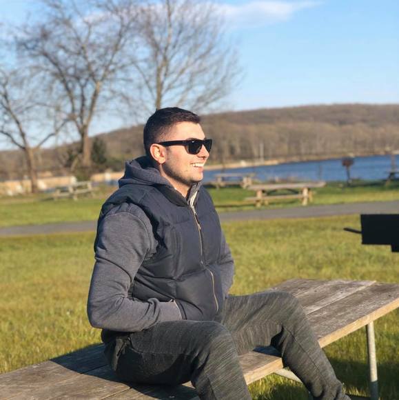 Profile Picture of Yll Rrahmani (@yllrr1) on Poshmark