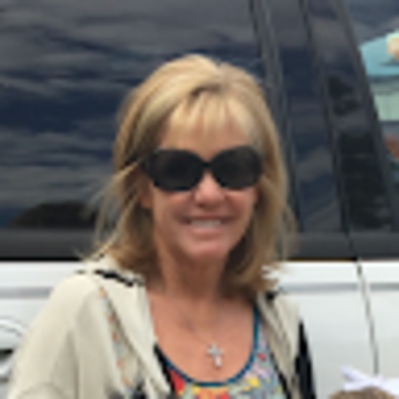 Profile Picture of Paula Hilliard (@philli414) on Poshmark