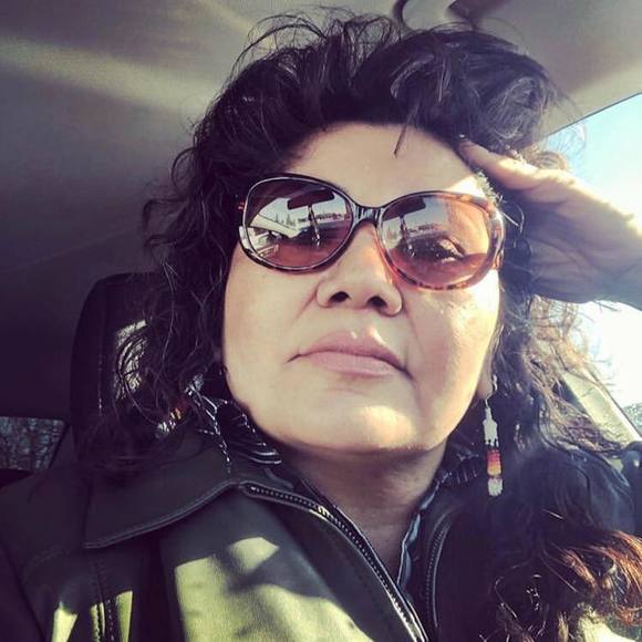 Profile Picture of Rhonda Kayseas (@rkayseas) on Poshmark