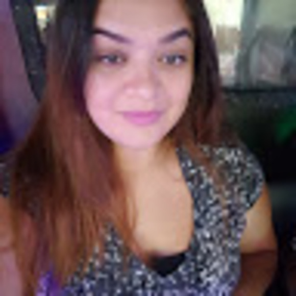 Profile Picture of Bianca Jimenez (@ltsgthgh40) on Poshmark