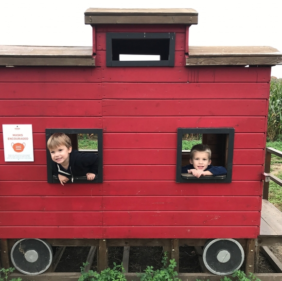 Profile Picture of Cassandra Thorson (@c_cows) on Poshmark