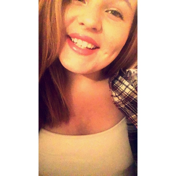 Profile Picture of Lindee Lane (@lindeelane) on Poshmark