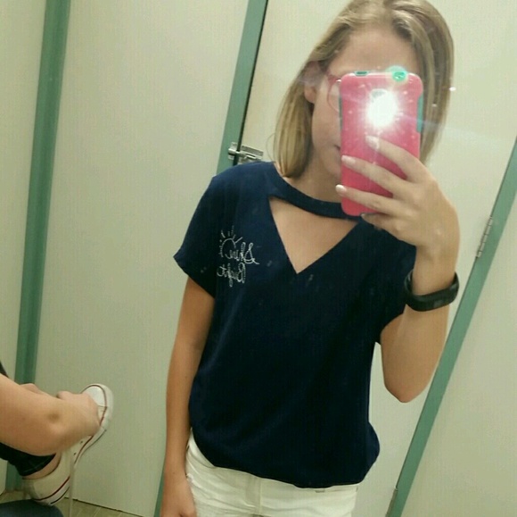 Profile Picture of Ashlyn Canney (@ashlyncanney) on Poshmark