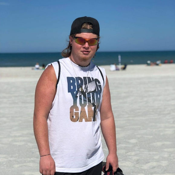 Profile Picture of Dustin Rowe (@dustinrowe622) on Poshmark