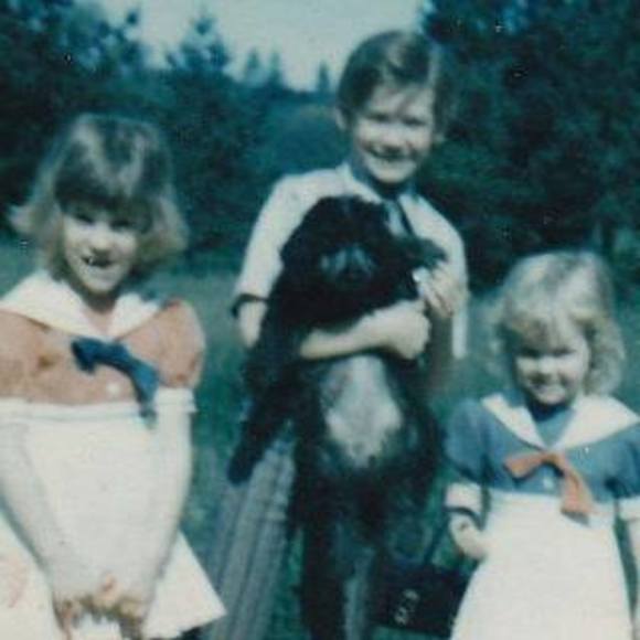 Profile Picture of Aleta Treppa (@gvgardner) on Poshmark