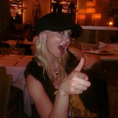 Profile Picture of Mandy Wolf (@manzwolf) on Twitter