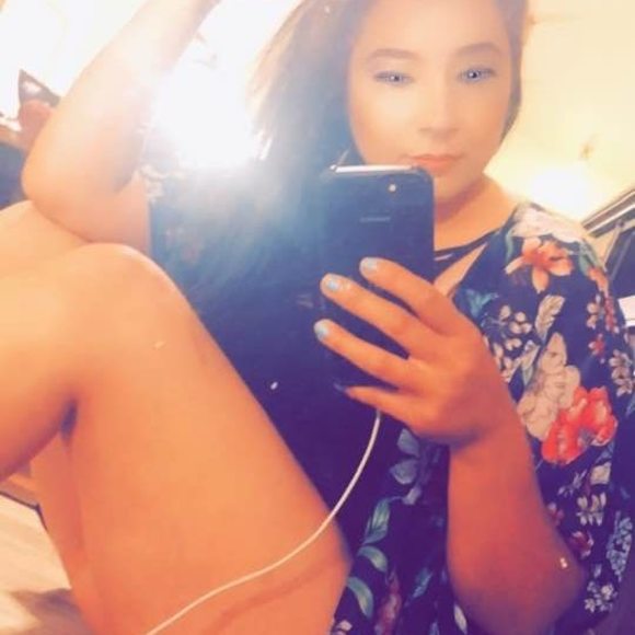 Profile Picture of Selina Ollinger (@selinaollinger) on Poshmark