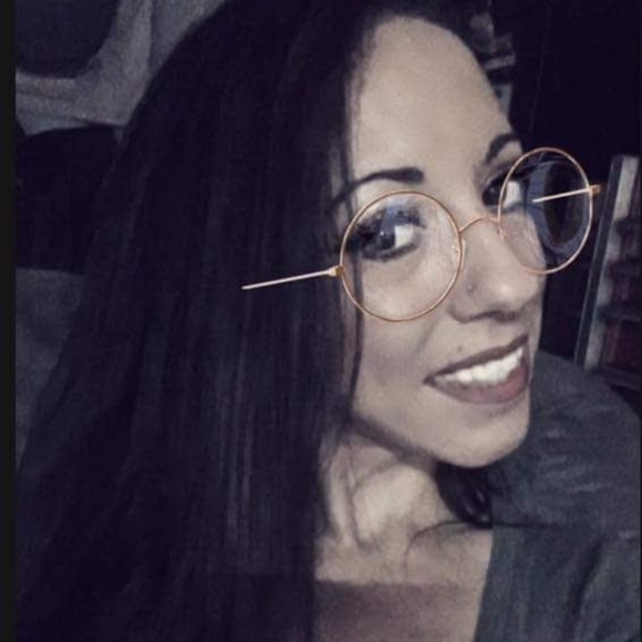 Profile Picture of Courtney Kassel (@missamanda522) on Poshmark