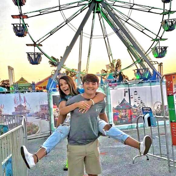 Michael Grizzell - Poshmark Profile Picture of Michael Grizzell (@m_grizz35648) on Poshmark