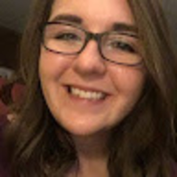 Profile Picture of Brandi Bernas (@brandibernas) on Poshmark