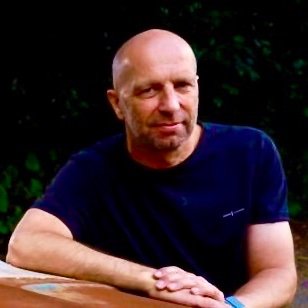 Profile Picture of Doug Palmer (@fleuvenoir) on Twitter