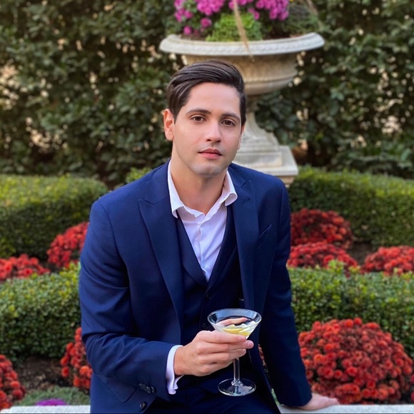 Profile Picture of Nic Frascino (@nicfras) on Poshmark