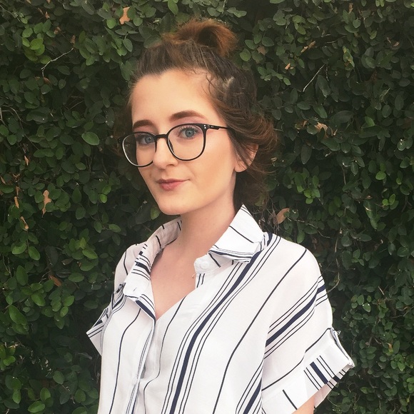 Profile Picture of Dani Dinderman (@danialyssa) on Poshmark