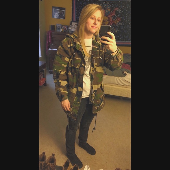 Profile Picture of Ashley Marcoux (@ashley024) on Poshmark