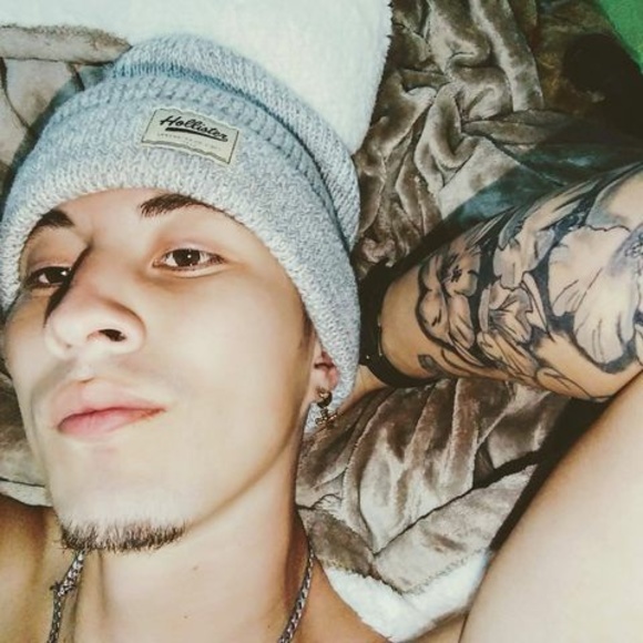 Profile Picture of Marlown Avendaño (@marlown1993) on Poshmark