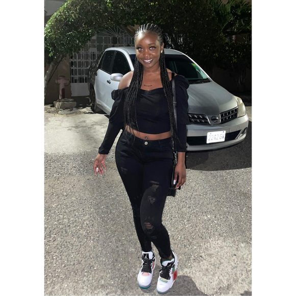 Profile Picture of Lashanda Eccleston (@l_eccleston) on Poshmark