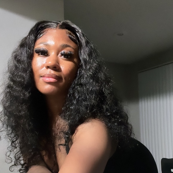 Shavon Walker - Poshmark Profile Picture of Shavon Walker (@shavonwalker) on Poshmark