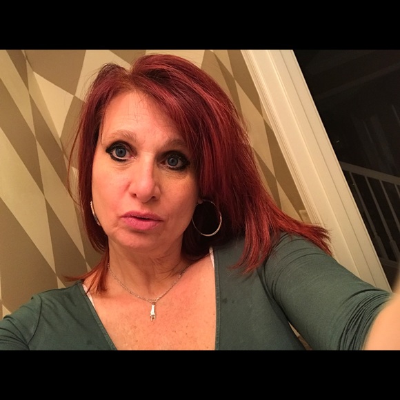 Profile Picture of Linda Kikta (@kiktal) on Poshmark