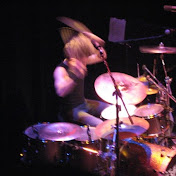 Profile Picture of Derek Lee (@DerekLeeRock) on Youtube