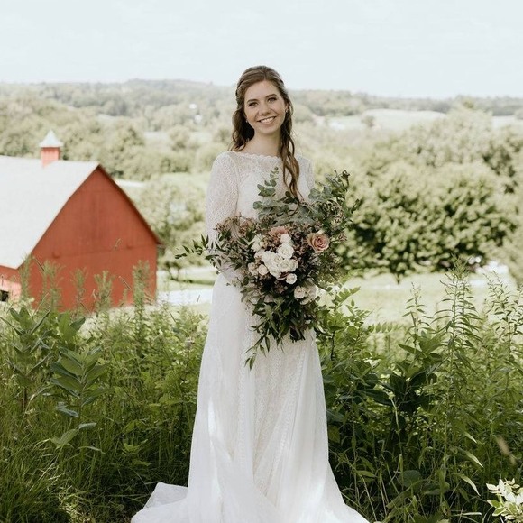 Profile Picture of Kaia Natwick (@kaiamarie1515) on Poshmark