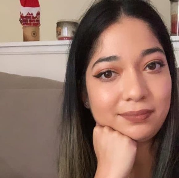 Profile Picture of Jackeline Fagoth (@jackelinefagoth) on Poshmark