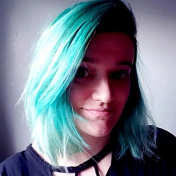 Profile Picture of Kathryn Amelio (@katamelio85) on Poshmark