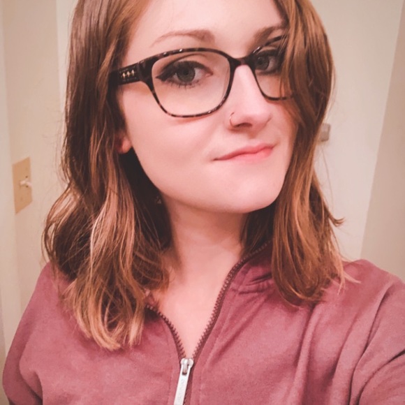 Profile Picture of Casey Bindner (@caseybindner) on Poshmark
