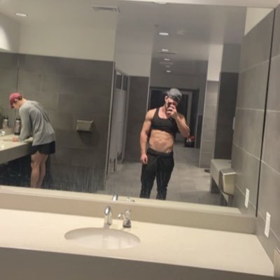 Profile Picture of Jshaw (@jshaw1023) on Twitter