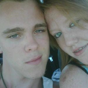 Profile Picture of Carly Mccullough (@usukgetoverit101) on Myspace