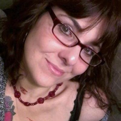 Profile Picture of Lisa Olinger (@A7XBlue13) on Twitter