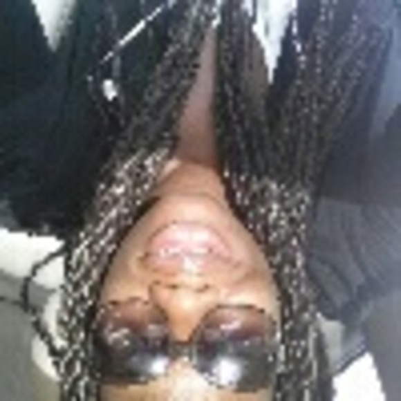 Profile Picture of Shernelle Gerson (@shernelle) on Poshmark