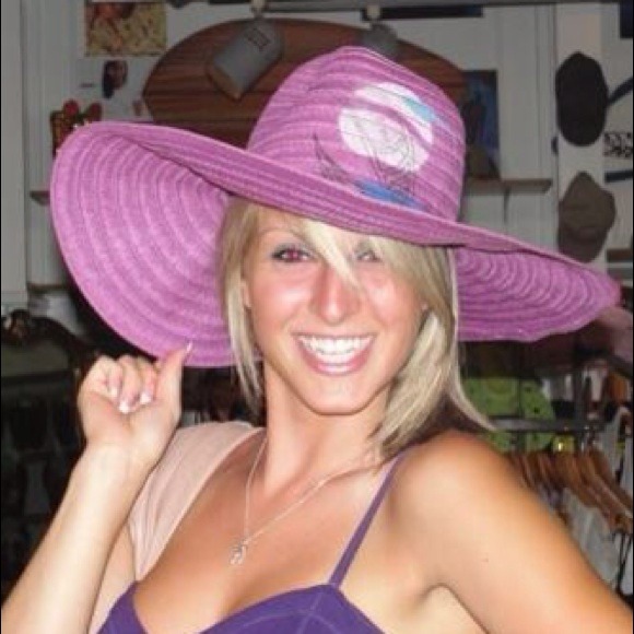 Profile Picture of Kaitlynn Cernik (@kcernik) on Poshmark