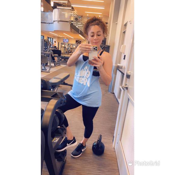 Profile Picture of Yeni Rodriguez (@yenirodrigue635) on Poshmark