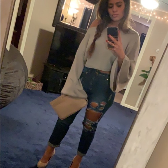 Profile Picture of Sequin Deltufo (@ssdeltufo) on Poshmark