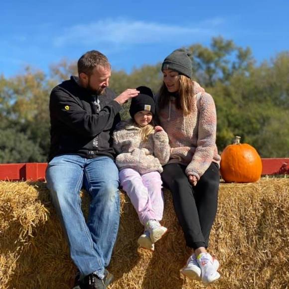 Profile Picture of Samantha Poer (@sammysp1) on Poshmark