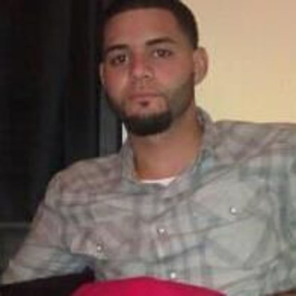 Profile Picture of Alex Taveras (@lusvr) on Poshmark