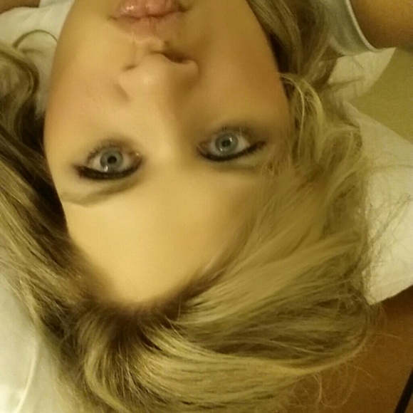 Profile Picture of Tori Martin (@torimartin88) on Poshmark