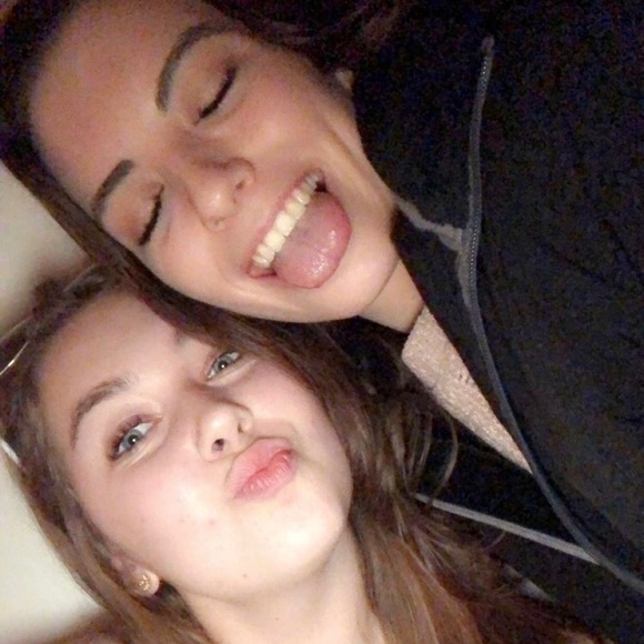 Profile Picture of Faith Wieting (@buckyb420) on Poshmark