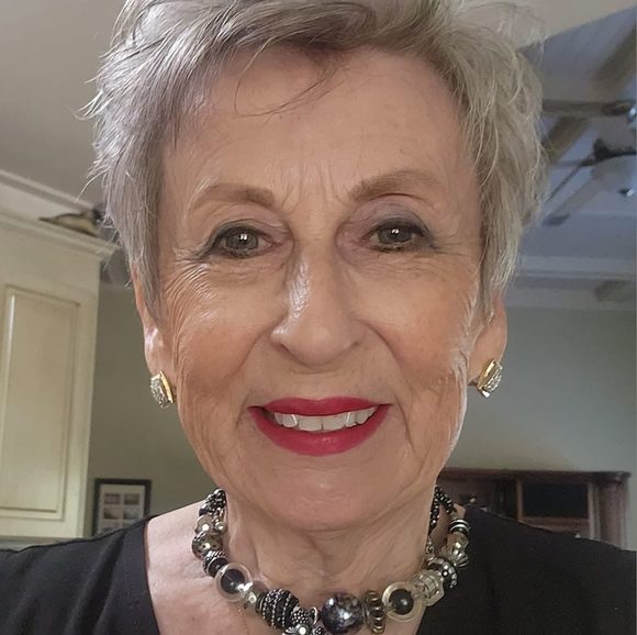 Profile Picture of Pauline Edie watts (@pkw6475) on Poshmark