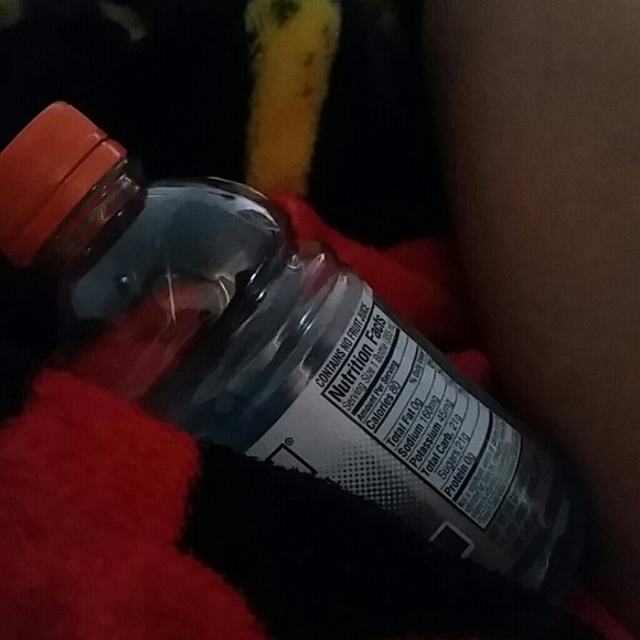 Profile Picture of Mel Henyan (@mel_belll) on Poshmark