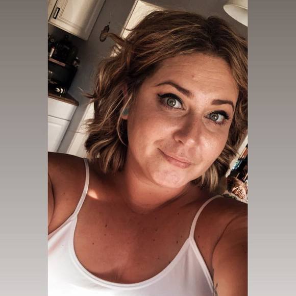 Profile Picture of Britney Mitchell (@britneymitchell) on Poshmark