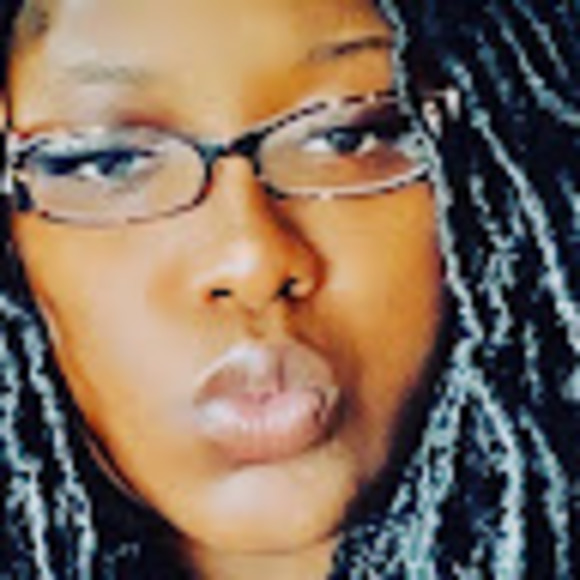 Profile Picture of Ieesha Privott (@irprivott2019) on Poshmark