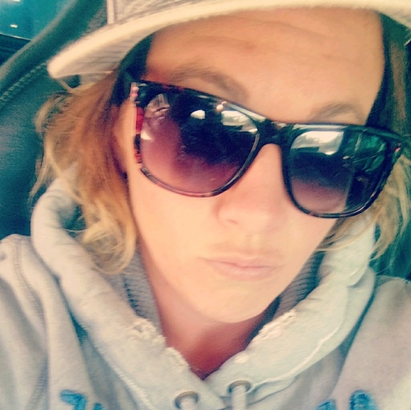 Profile Picture of Sierra Beaird (@sbeaird216) on Poshmark