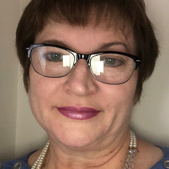 Profile Picture of Viki Gorbacheva (@vikigorbacheva) on Poshmark