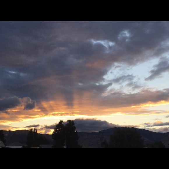 Profile Picture of Renay Aguigui (@guigui83) on Poshmark