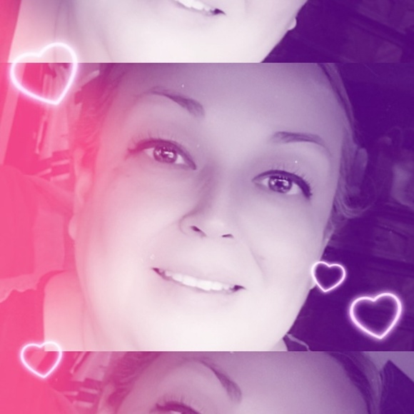 Sonia Reyna - Poshmark Profile Picture of Sonia Reyna (@sonrey50) on Poshmark