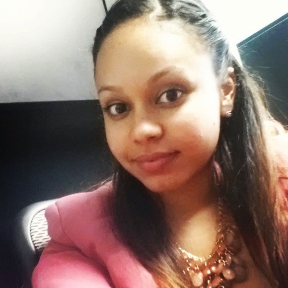 Profile Picture of Melody Landol (@landolmn) on Poshmark