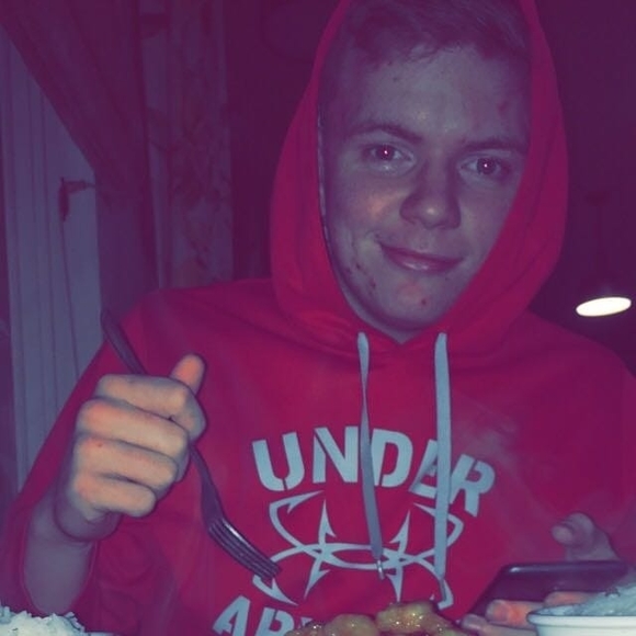 Profile Picture of Kendall Cramer (@cramerk5) on Poshmark