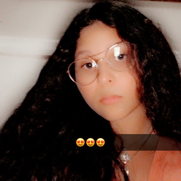 Profile Picture of Daniela Gallo (@babyydaniiii) on Poshmark